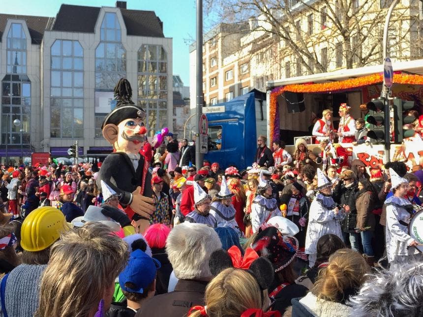 duesseldorfer-karneval-will-nur-mehr-geimpfte-und-genesene-zu-feiern-zulassen