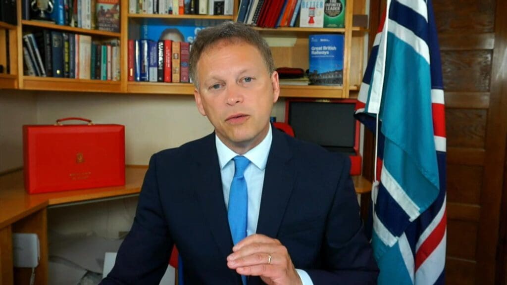 needing-to-be-vaccinated-against-covid-to-travel-abroad-“a-reality-in-this-new-world”,-says-grant-shapps
