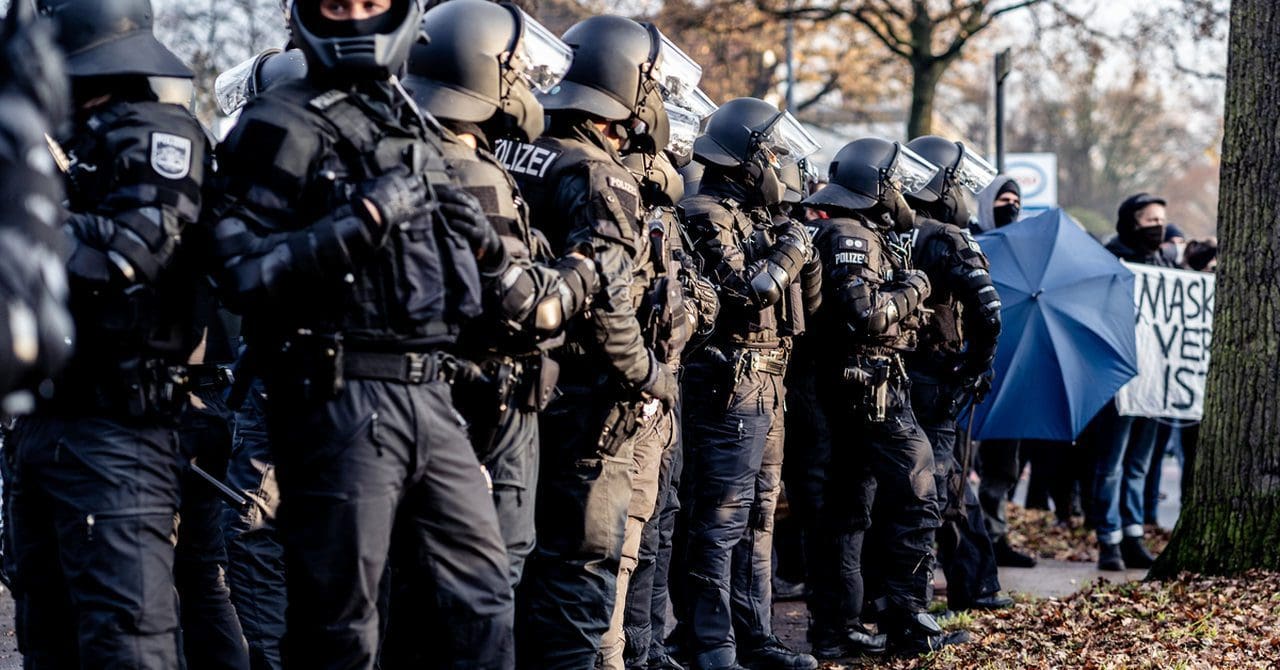 berliner-polizei-gewalt-gegen-querdenker-alarmiert-un-folterbeauftragten