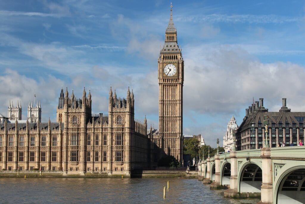 britische-experten-fordern-bei-parlamentshearing-ein-ende-der-massentests