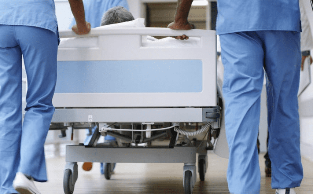 english-hospitals-told-they-can-drop-some-covid-measures-to-help-reduce-backlog