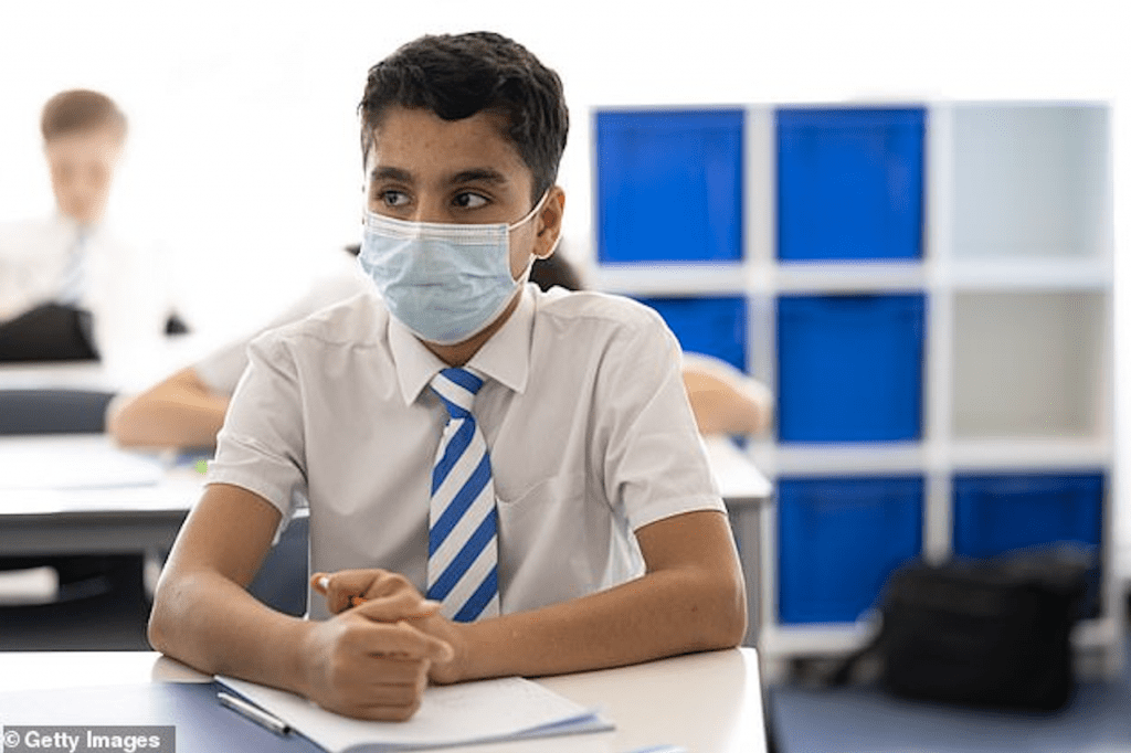 mandatory-masks-return-to-secondary-schools