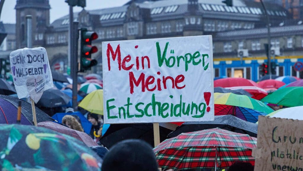 erneute-demonstrationen-gegen-die-corona-massnahmen-in-vielen-deutschen-staedten