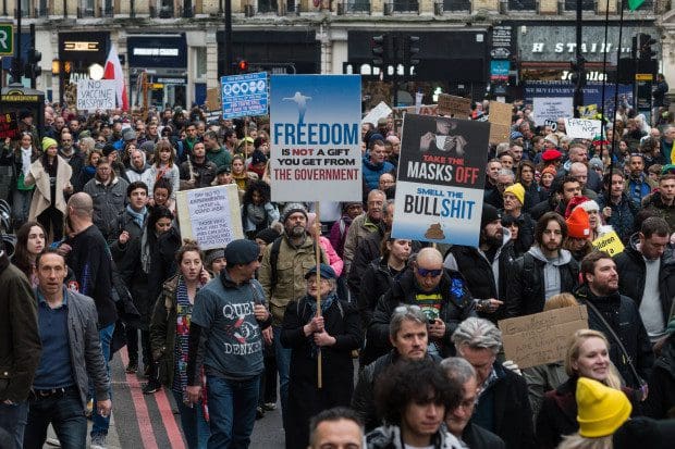 hamburg,-paris,-london,-wien:-zehntausende-demonstrieren-gegen-impfpflicht-und-corona-massnahmen