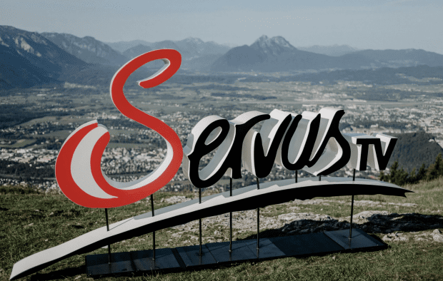 servus-tv:-wie-man-einen-erfolgreichen-konkurrenten-zu-fall-zu-bringen-versucht