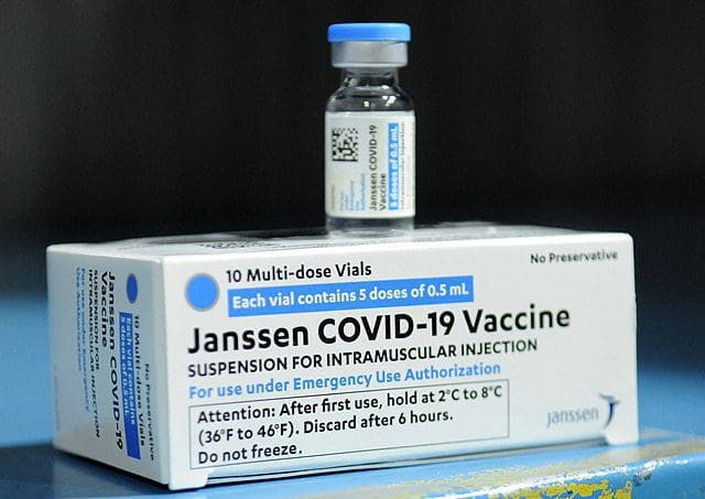 johnson-&-johnson-stoppte-covid-impfstoffproduktion