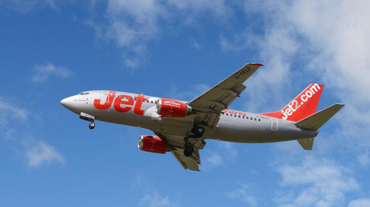 jet2-becomes-first-major-airline-to-drop-mask-requirement