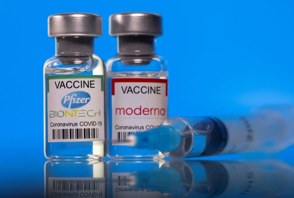 vaccine-booster-effectiveness-drops-to-zero-within-six-months-but-natural-immunity-endures-more-than-a-year,-study-finds