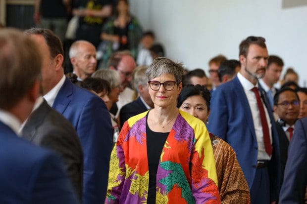 nach-antisemitismus-eklat:-documenta-chefin-legt-amt-nieder