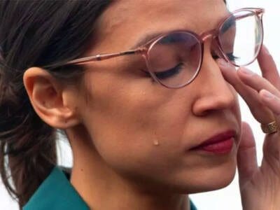 update:-aoc-claims-she-wore-fake-handcuffs-to-‘avoid-being-charged-with-resisting-arrest’