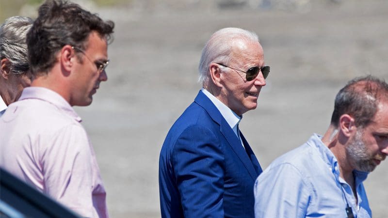 war-room-live:-joe-biden-has-cancer-&-covid-–-assures-america-he’s-doing-great-while-hard-at-work