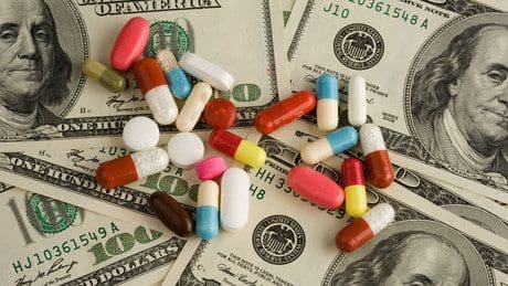 analyse-aus-den-usa:-pharmakonzerne-erhoehten-arzneimittelpreise-2022-um-mehr-als-das-tausendfache