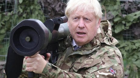 skandalgeplagter-britischer-premierminister-trainiert-mit-ukrainischen-truppen-(video)