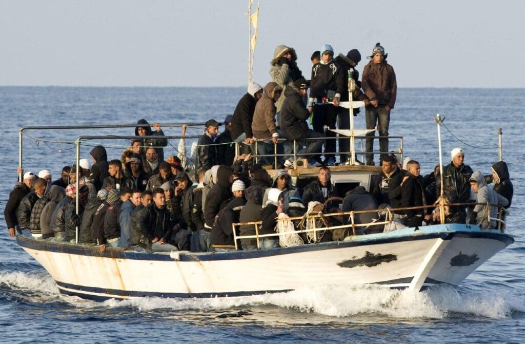 migranten-–-schlepperschiffe-duerfen-in-haefen-kontrolliert-werden