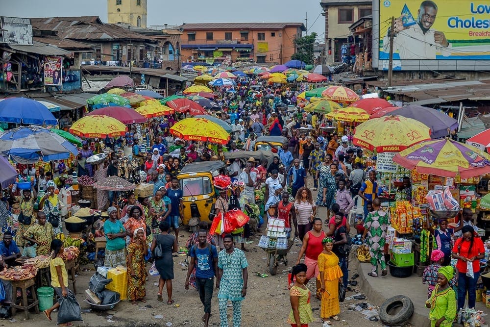 „es-gibt-200-millionen-von-uns“:-nigeria-verbietet-weisse-models