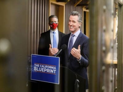 nervous-newsom:-gavin-asks-for-‘kidnapping-charges’-against-govs-who-sent-migrants-to-blue-cities