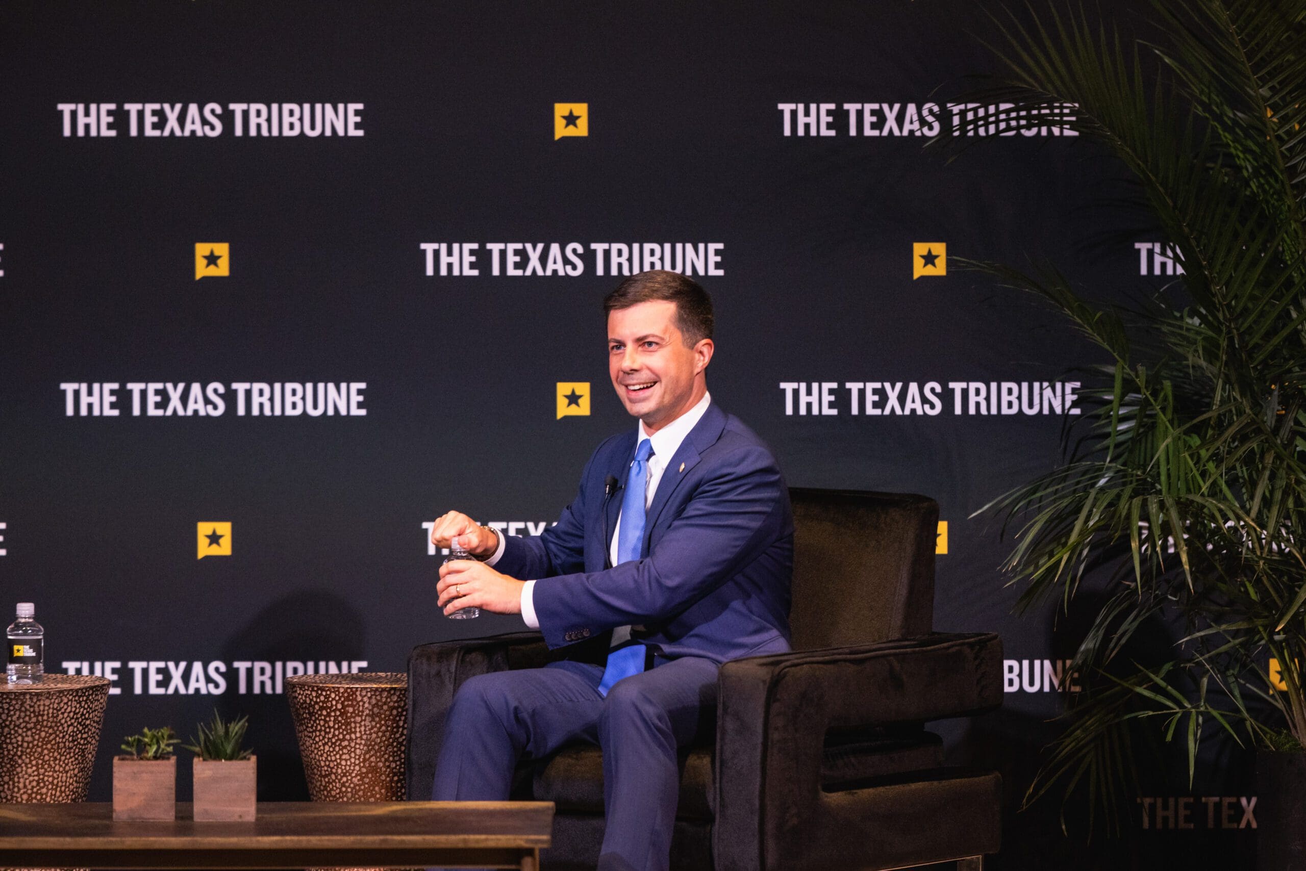 buttigieg-explains-to-texans-why-they-should-buy-electric-vehicles