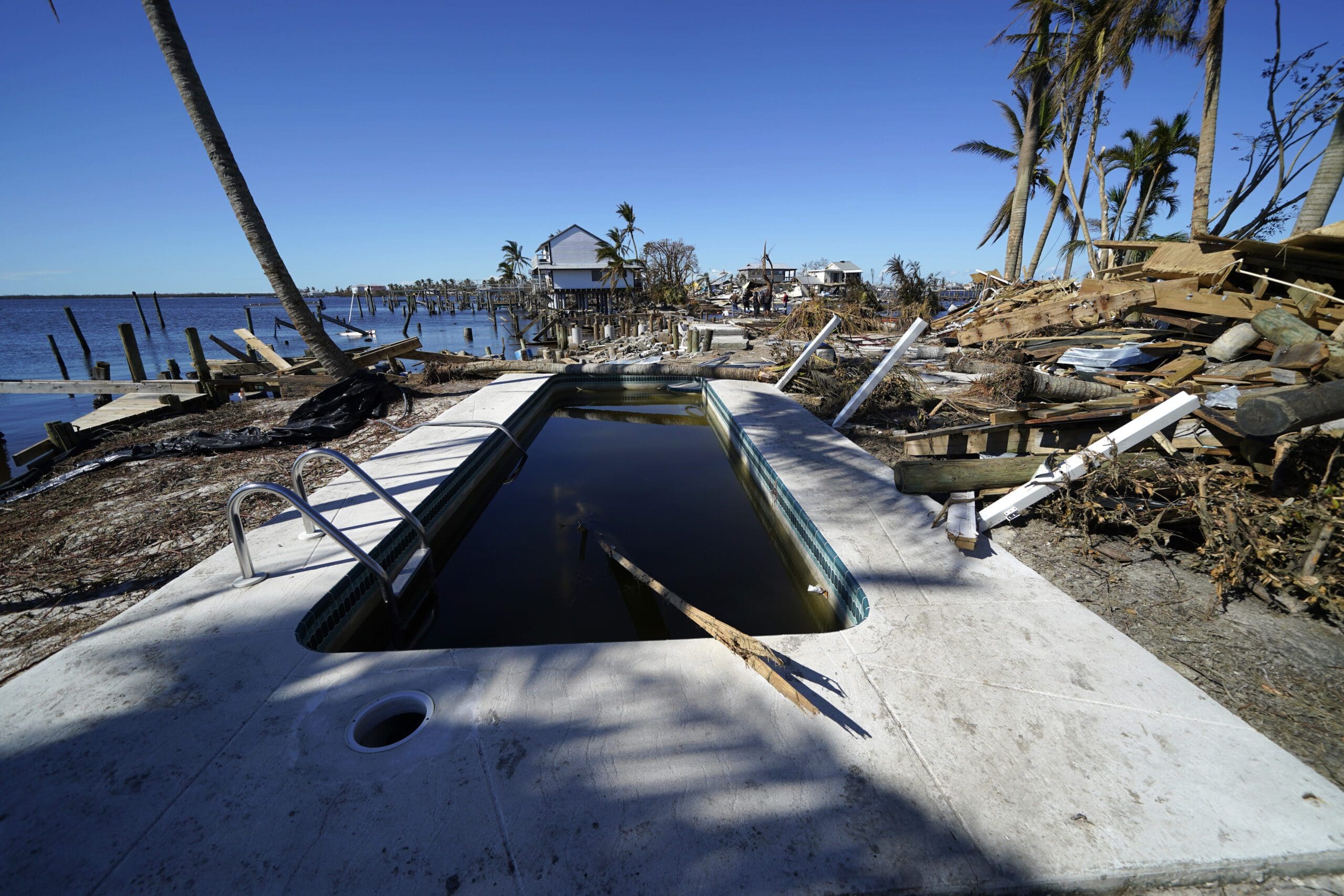 officials-assess-massive-hurricane-damage-as-florida-begins-long-recovery