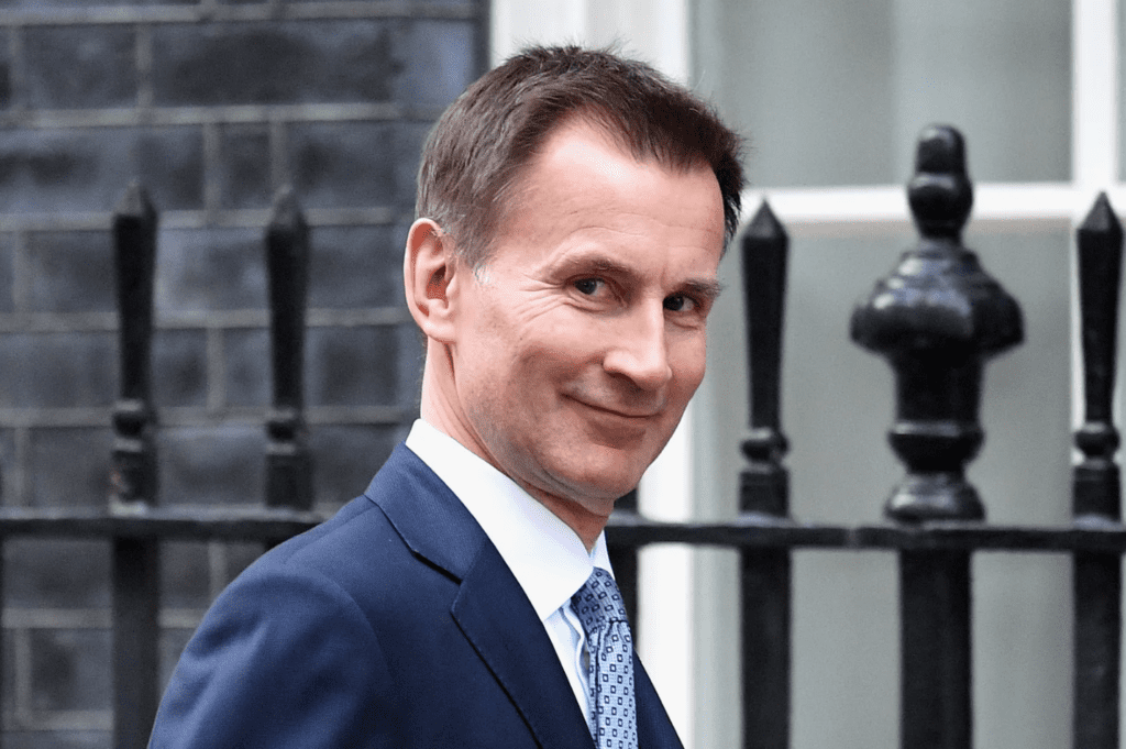 “we-should-be-aiming-to-eliminate-covid”:-new-chancellor-jeremy-hunt’s-woeful-record-on-lockdowns