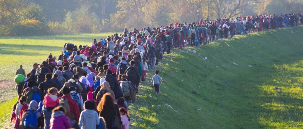 2015-wiederholt-sich:-massenmigration-als-waffe-zur-spaltung-der-gesellschaft?
