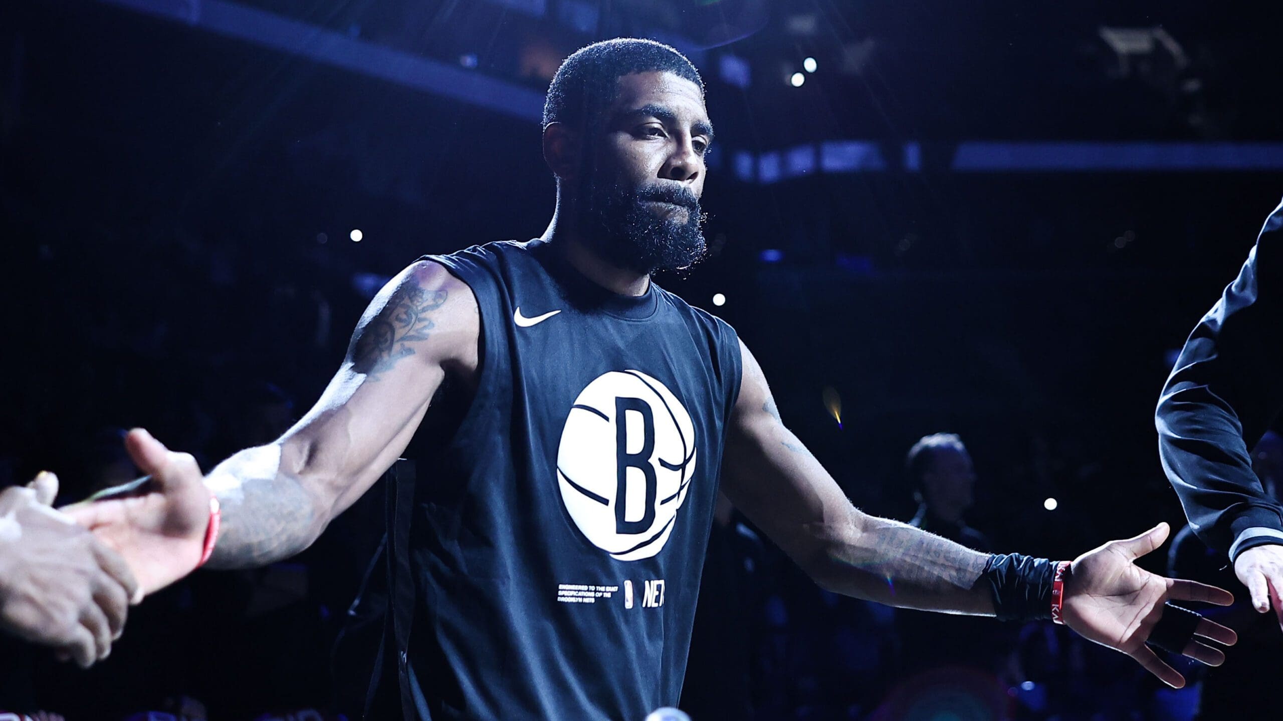 nike-halts-relationship-with-nba’s-kyrie-irving-over-anti-semitism-controversy