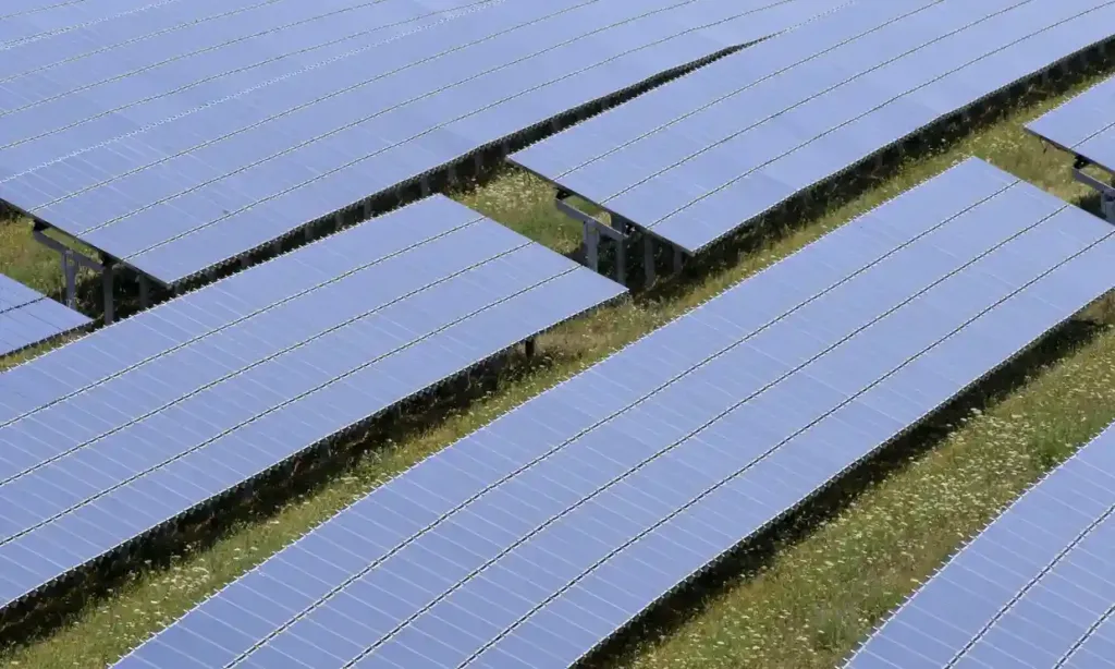 solar-energy-firm-collapses-owing-655-million-to-british-taxpayers