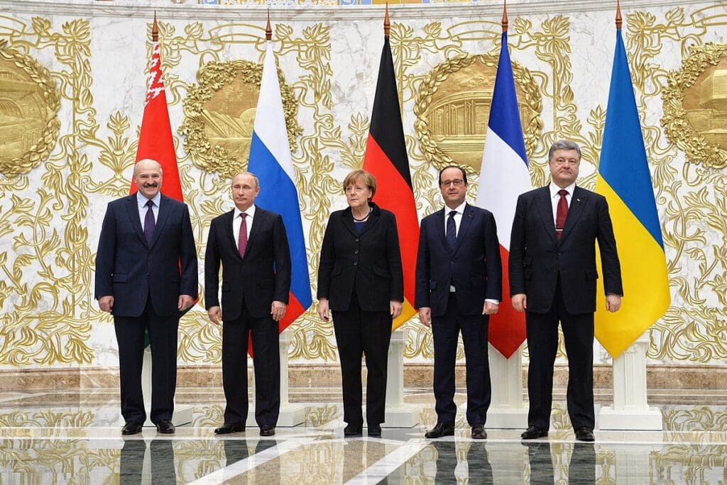 nach-merkel-auch-hollande:-minsk-abkommen-sollte-ukraine-nur-zeit-verschaffen