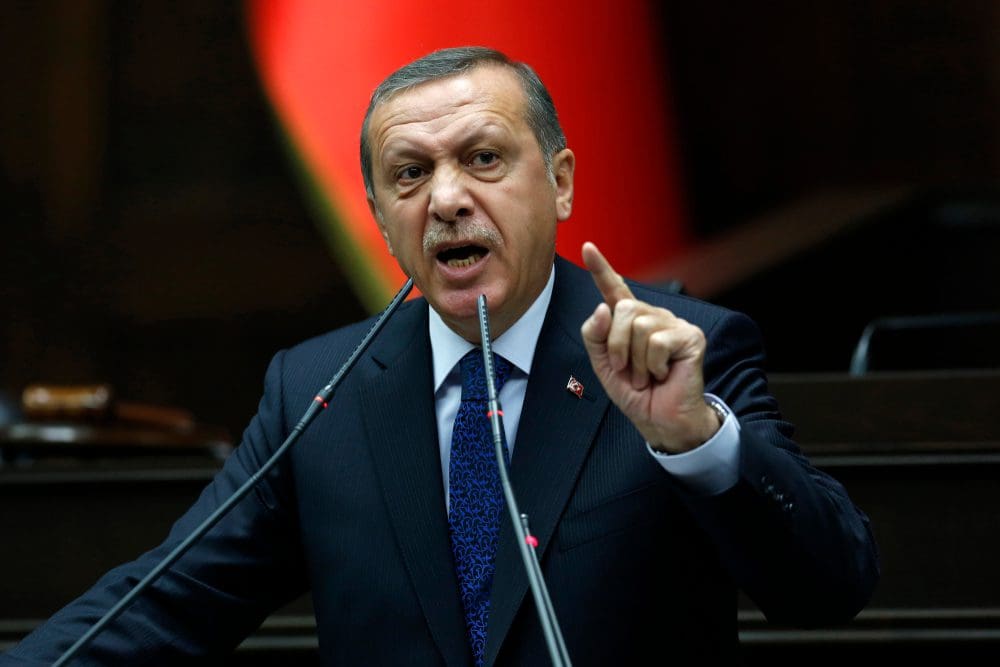 hasspredigers-panne:-erdogan-muss-leider-draussen-bleiben