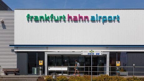 nuerburgring-kauft-insolventen-flughafen-hahn