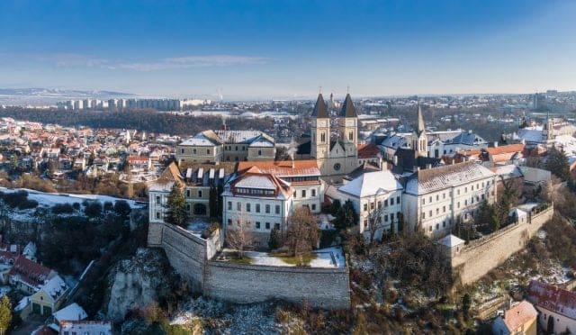 ungarn:-die-„stadt-der-koeniginnen“-wird-kulturhauptstadt-europas
