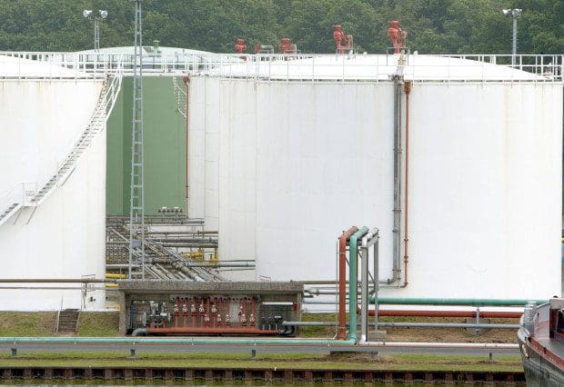 sanktionen:-ab-sonntag-fehlen-europaeern-taeglich-63,6-millionen-liter-diesel