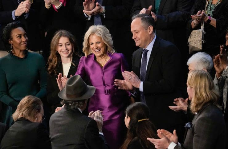 ‘is-this…normal?’:-jill-biden’s-kiss-with-vp-harris’-husband-goes-viral