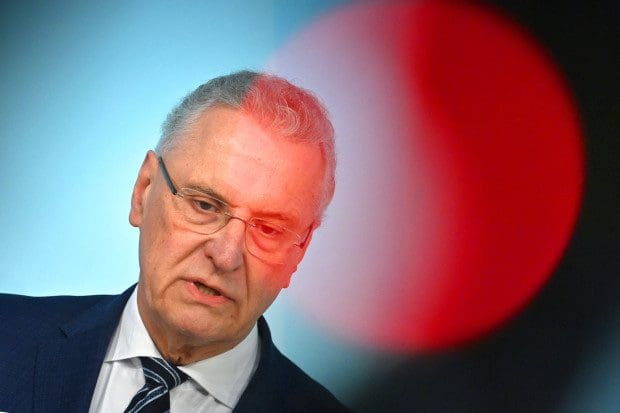 bayerns-innenminister-herrmann-verlangt-haerteres-vorgehen-gegen-illegale-migration