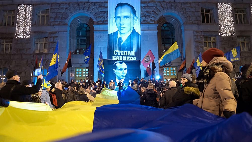 stimmen-aus-der-ukraine:-eu-und-usa-finanzieren-umbenennungen-„zu-ehren“-von-nazi-kollaborateuren-und-antisemiten