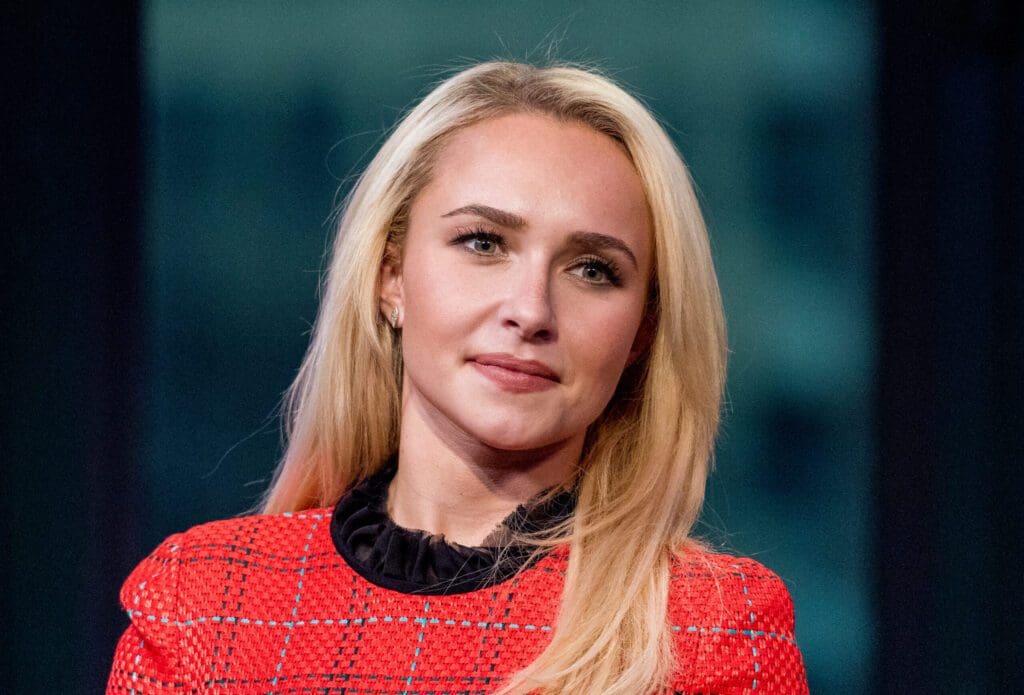hayden-panettiere-recalls-experience-with-postpartum-depression:-‘something-seriously-wrong-with-me’