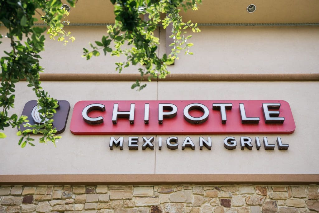 chipotle-must-pay-$240,000-to-employees-after-they-shut-down-restaurant-that-tried-to-unionize