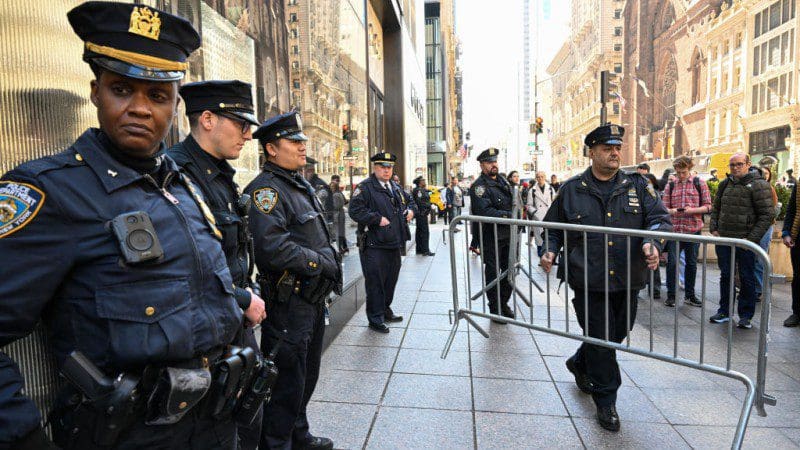 nypd-tells-every-member-to-show-up-in-uniform-as-‘precaution’-in-response-to-trump-indictment