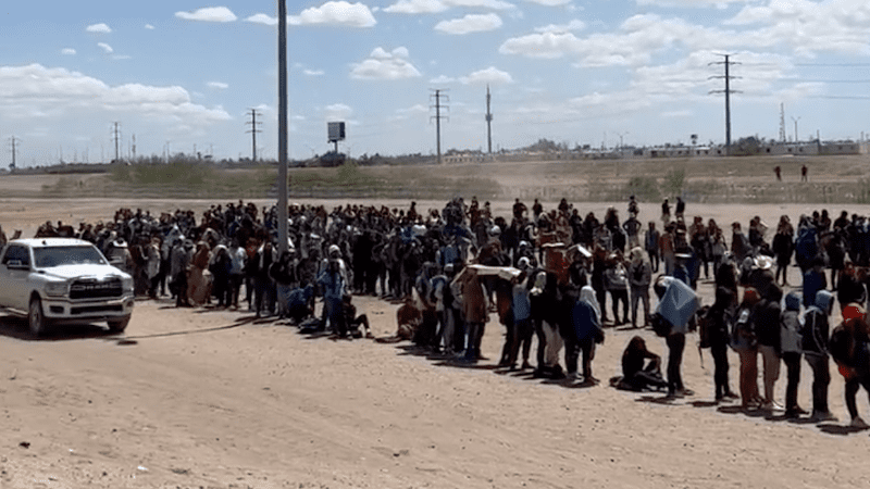 another-massive-group-of-illegals-slams-el-paso