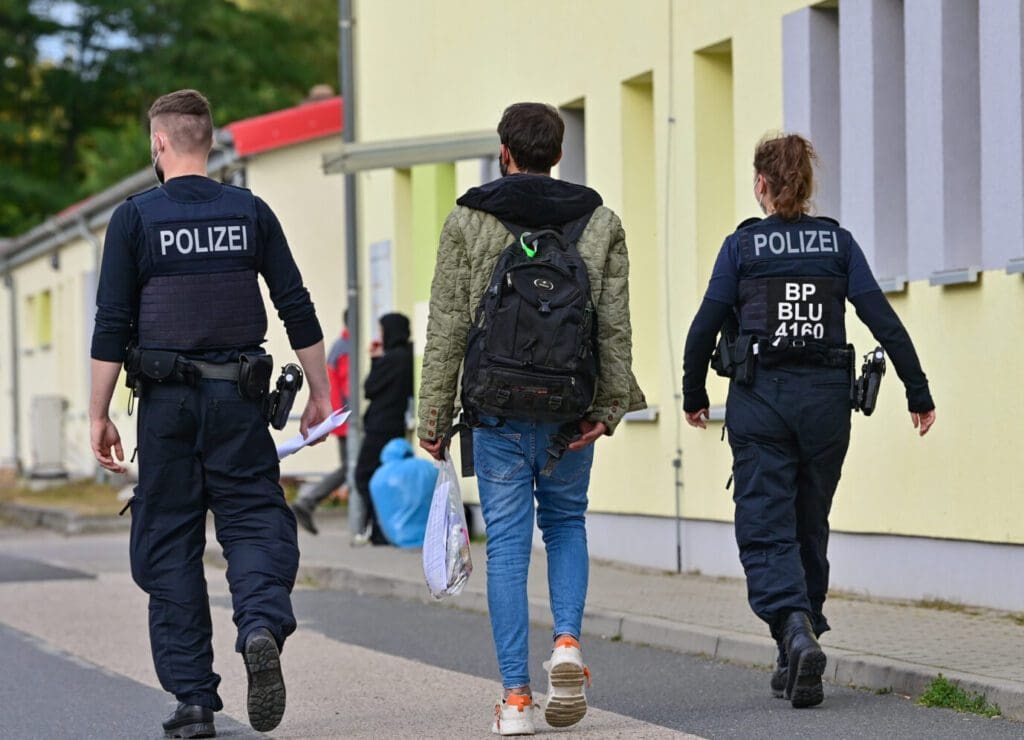 asylbewerber-sind-sechsmal-haeufiger-mordverdaechtig-als-andere-bevoelkerungsgruppen-in-deutschland