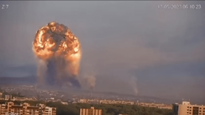 staubwolken-mit-uran-treiben-uber-europa-nach-explosion-von-britischer-du-muniton-in-ukraine