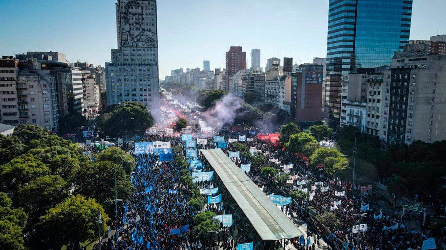 argentinien-hunderttausende-demonstrieren-gegen-iwf-spardiktat