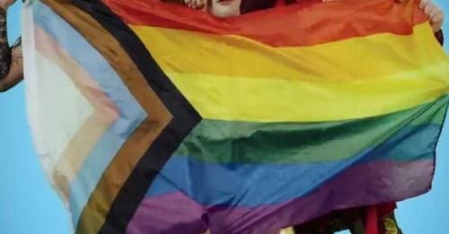 Ein bisschen Liebe: Statt eine Deutschland-Fahne zelebrierte die Band Lord of the Lost eine Regenbogen-Flagge. Uns würde mehr Selbstachtung guttun, wie der europäische Song Contest zeigte – Die Weltwoche