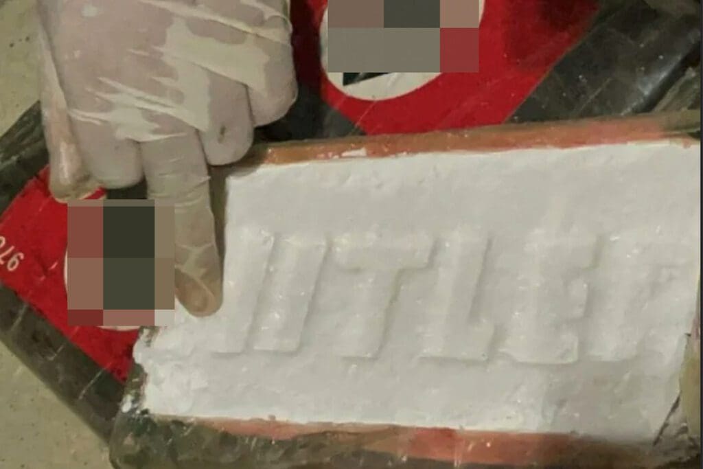 unpackbar-drogenfahnder-beschlagnahmen-58-kilo-nazi-kokain