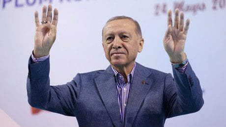 umfragen-weisen-erdogan-als-sieger-der-zweiten-runde-der-prasidentschaftswahlen-aus