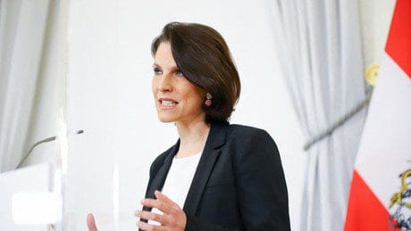 osterreichische-ministerin-nicht-zielfuhrend-ungarn-den-eu-ratsvorsitz-abzusprechen