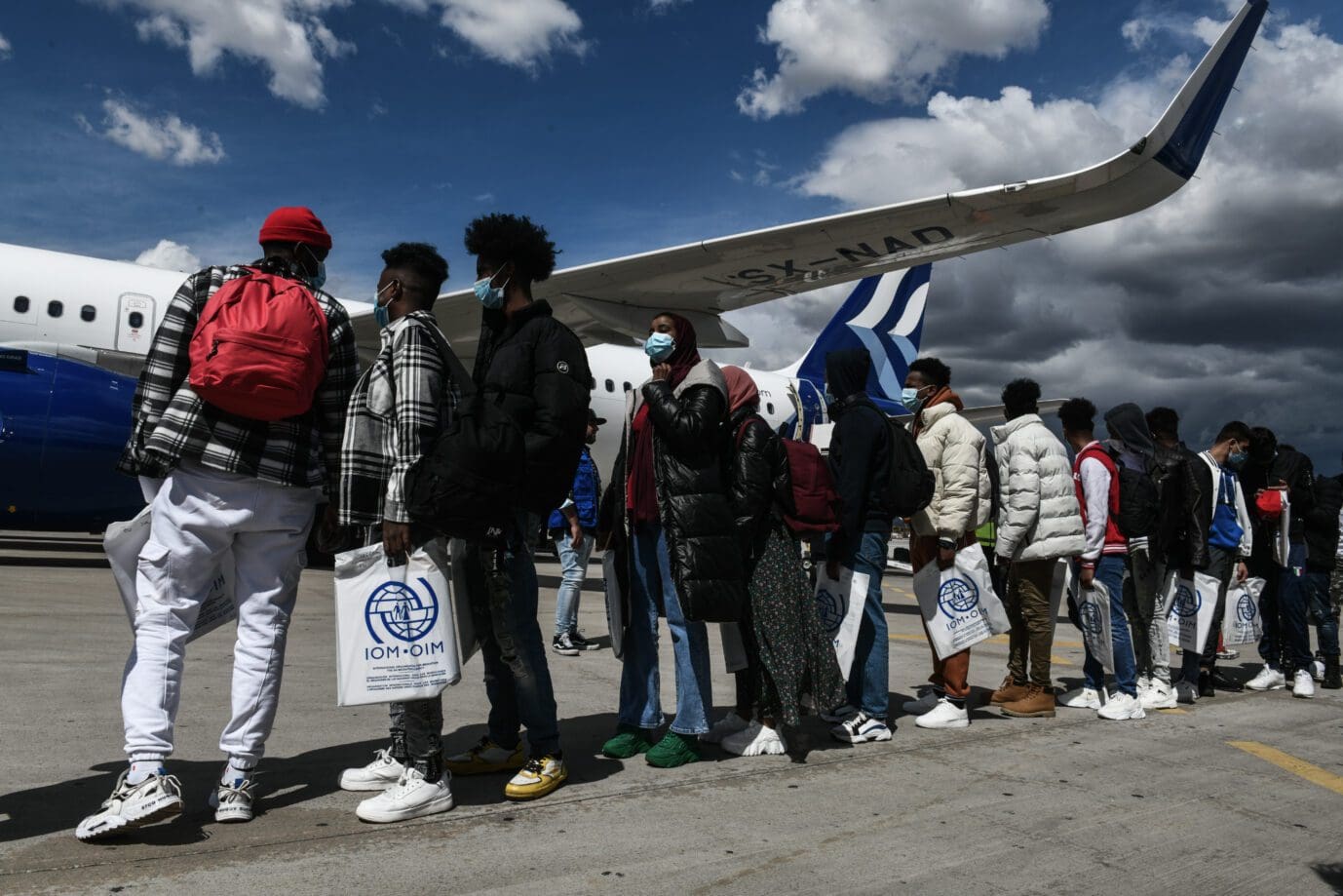 jf-exklusivfuer-76-millionen-euro-regierung-laesst-asylbewerber-direkt-einfliegen