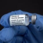 us-fda-entzieht-j&j-covid-19-impfstoff-die-notfallzulassung