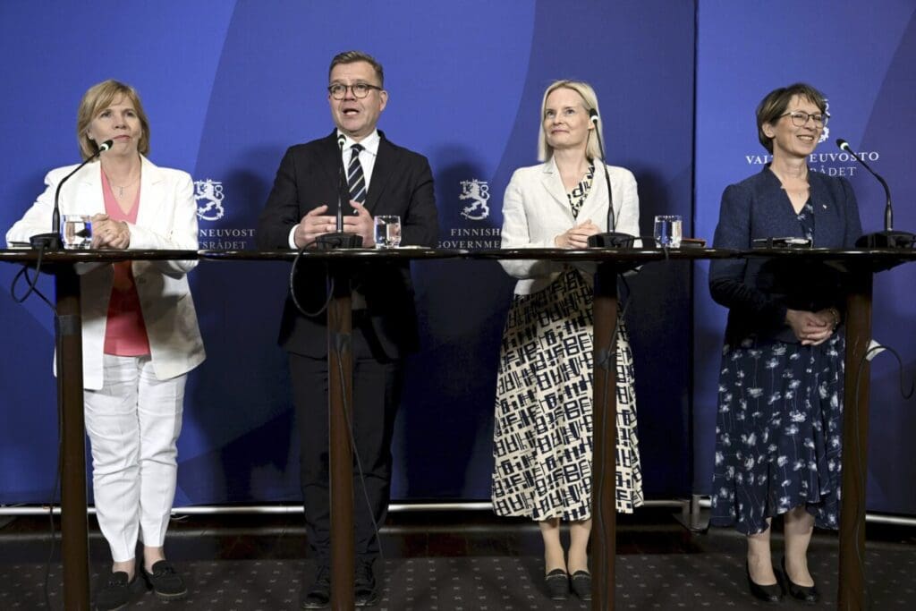 regierungswechsel-in-helsinki:-finnische-mitte-rechts-parteien-bilden-koalition