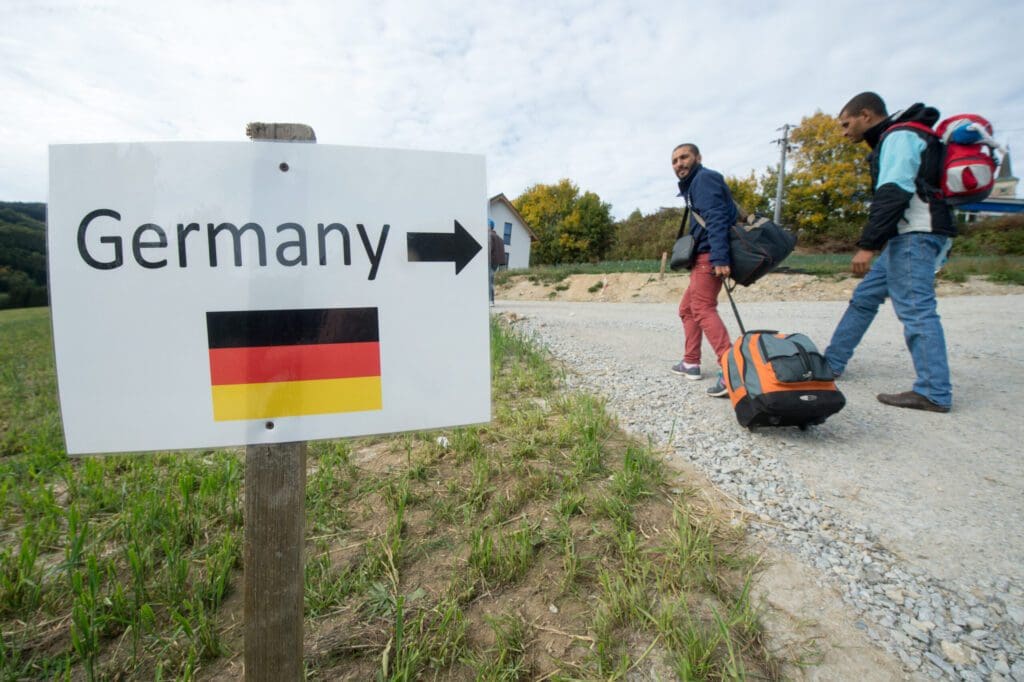 grenzen-dichtmachen-jeder-zweite-deutsche-will-keine-fluechtlinge-mehr-ins-land-lassen