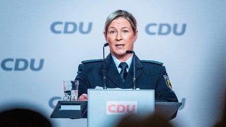 causa-pechstein-friedrich-merz-cdu-von-rede-begeistert-bundespolizei-erkennt-homophobe-inhalte